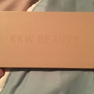 kkw beauty eyeshadow palette